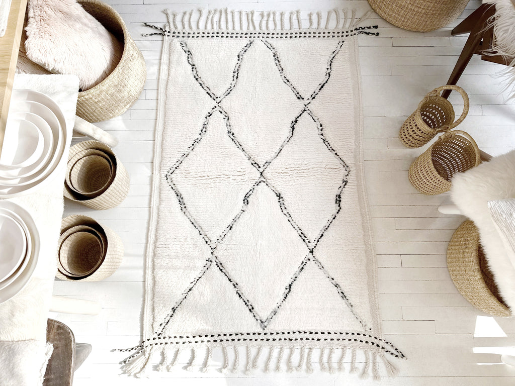 Handknotted Wool Rug - 3'5"W x 5'3"L