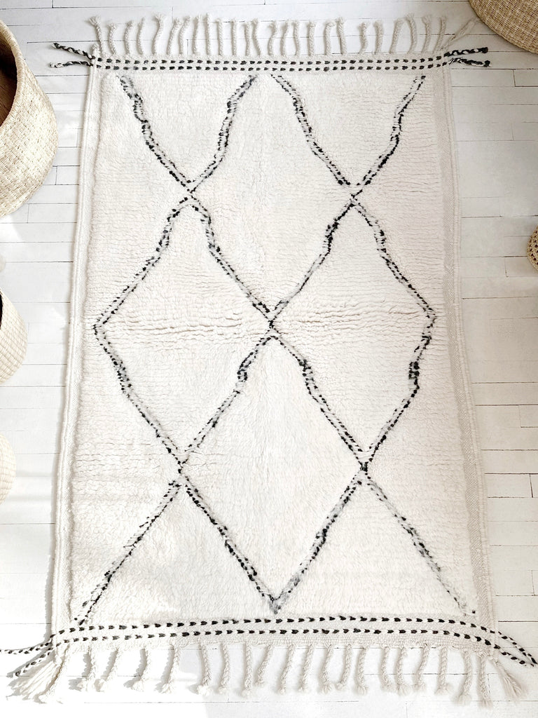 Handknotted Wool Rug - 3'5"W x 5'3"L