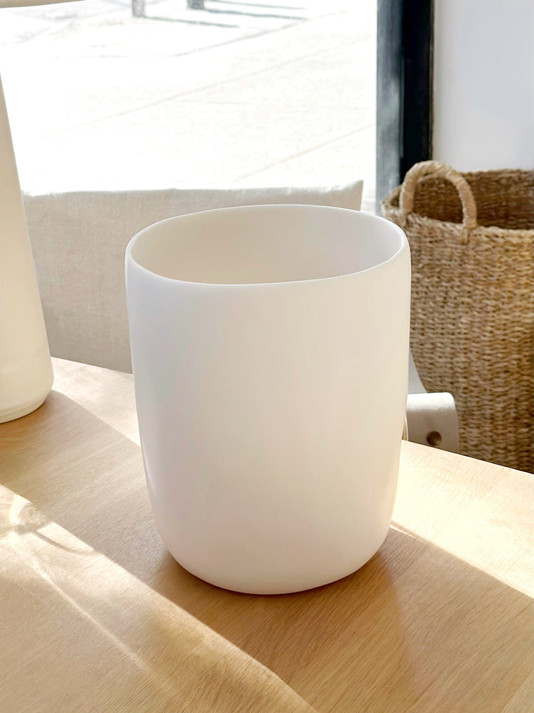 Hand-Sculpted Resin Wastebin Round