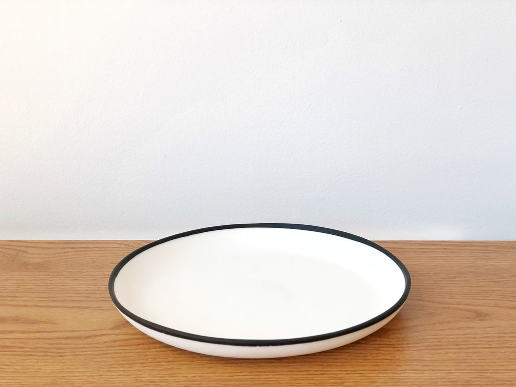 Resin Black Rim Dinner Plate