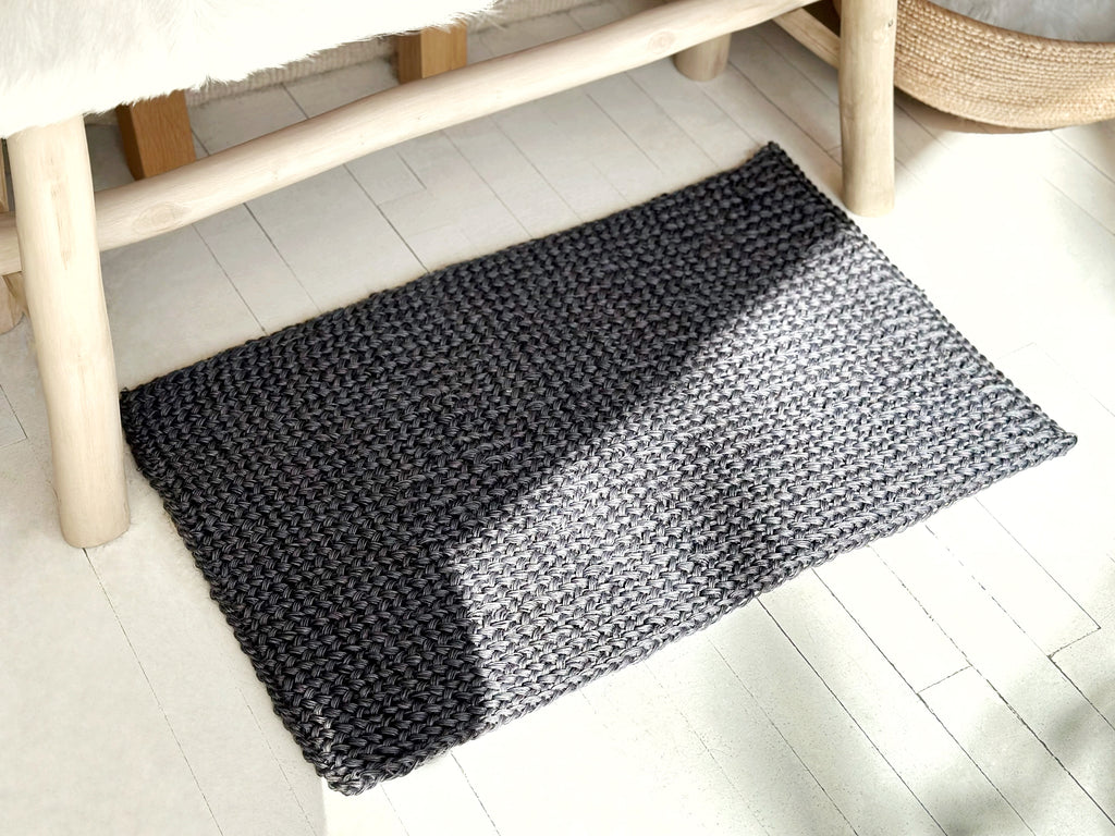 Handwoven Fique Mat - Charcoal