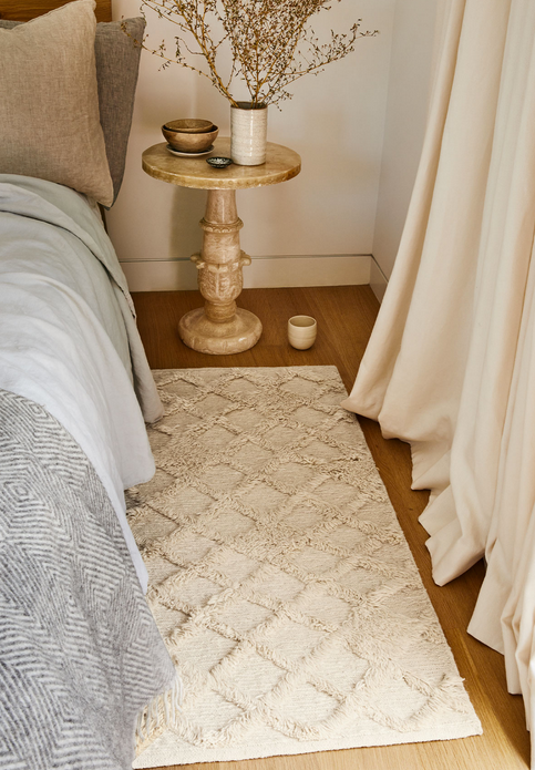 Handknotted Wool Rug - 2'4"W x 4'L